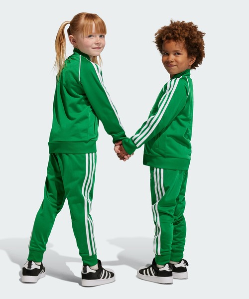 adidas（アディダス）の「アディカラー SST トラックスーツ（ジャージ