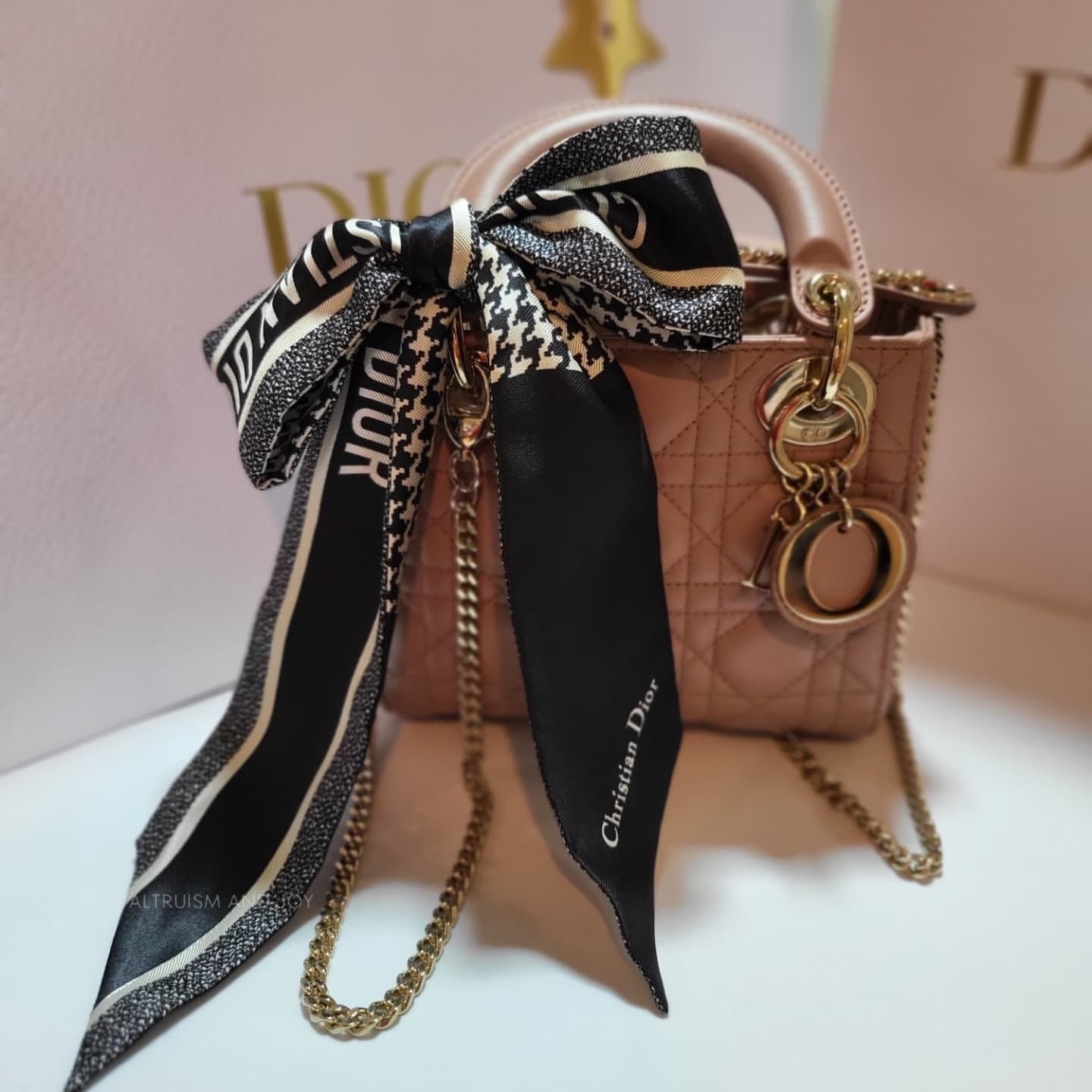 24SS☆千鳥格子♪】 DIOR 30 Montaigne ミッツァ スカーフ (Dior