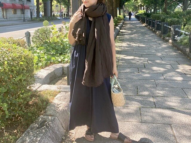 高級ベルギーリネン100% 育てあげたフリンジ大判ストール ビター