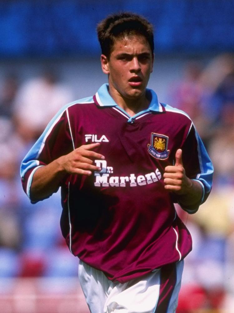 伝説の胸ロゴ『ドクターマーチン』が買える！ウェストハムの90年代