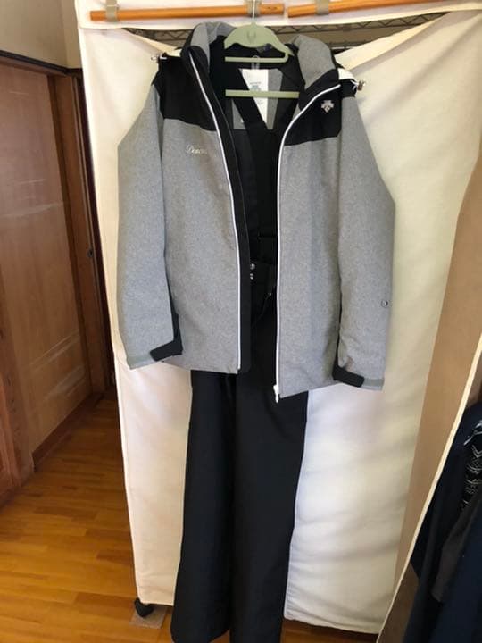 デサント スキーウェア  上下セット 美品 デサント（DESCENTE）（メンズ、レディース）スキーウェア スーツ