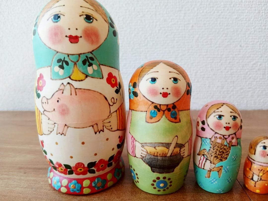 【LYH075】北欧ロシア雑貨 リューバ作のマトリョーシカ　ぶた
