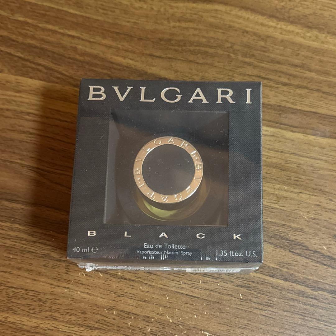 BVLGARI ブルガリ　ブラック　オードトワレ　香水　40ml Amazon.co.jp: BVLGARI(ブルガリ) ブラック 40ml オードトワレスプレー