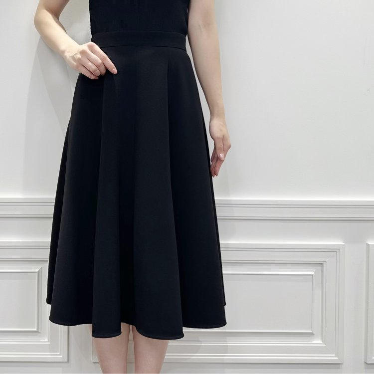 新作入荷情報〈ダブルクロスフレアスカート〉 | m-i-d | AVENIRETOILE